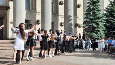 У Кропивницькому відбувся фестиваль випускних вальсів У Кропивницькому відбувся фестиваль випускних вальсів