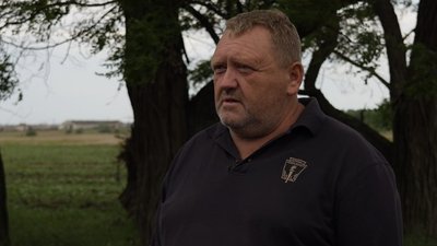 "Усі землі забрали, немає жодного пасовища": жителі села на Дніпропетровщині виступили проти приватизації поля "Усі землі забрали, немає жодного пасовища": жителі села на Дніпропетровщині виступили проти приватизації поля