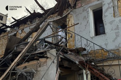 "Вибухова хвиля знесла всі стіни": фото наслідків нічної атаки на Одесу "Вибухова хвиля знесла всі стіни": фото наслідків нічної атаки на Одесу