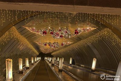 Головна ялинка міста — у метро. Вперше у Дніпрі святкове дерево встановлять під землею Головна ялинка міста — у метро. Вперше у Дніпрі святкове дерево встановлять під землею