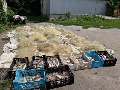 На Кременчуцькому водосховищі виявили понад 1,3 метрів браконьєрських сіток з рибою На Кременчуцькому водосховищі виявили понад 1,3 метрів браконьєрських сіток з рибою