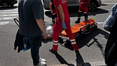 ДТП у Чернігові: автівка збила велосипедиста, чоловіка госпіталізували ДТП у Чернігові: автівка збила велосипедиста, чоловіка госпіталізували