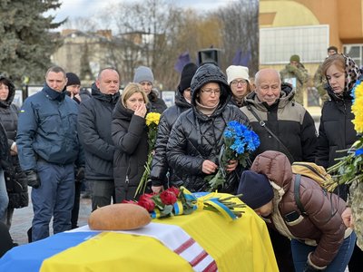 З військовим Андрієм Власенко попрощалися у Рівному З військовим Андрієм Власенко попрощалися у Рівному