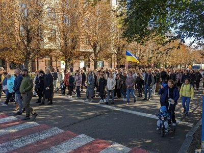 Зустріли на колінах: на Черкащині попрощались із воїном Костянтином Байдою Зустріли на колінах: на Черкащині попрощались із воїном Костянтином Байдою