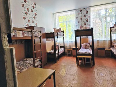 "Куска стелі немає, плити потріскали": у Луцьку відселили людей з поруйнованої багатоповерхівки в Луцьку "Куска стелі немає, плити потріскали": у Луцьку відселили людей з поруйнованої багатоповерхівки в Луцьку