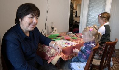 Взяли двох діток з лікарні: як єдина патронатна сім'я у Луцьку виховує сестер з Донеччини Взяли двох діток з лікарні: як єдина патронатна сім'я у Луцьку виховує сестер з Донеччини