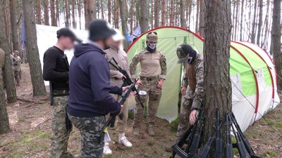 "Ми тут єдині, один за одного": відбувся наметовий табір "Криївка УПА–Поліська Січ" на Рівненщині "Ми тут єдині, один за одного": відбувся наметовий табір "Криївка УПА–Поліська Січ" на Рівненщині
