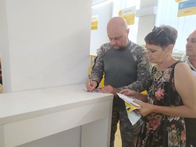 "Янголи війни": у Черкасах погасили марку, присвячену медикам "Янголи війни": у Черкасах погасили марку, присвячену медикам