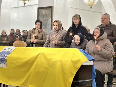 "Тепло відгукувався про командування та побратимів": з солдатом Іваном Хавруком попрощалися у Рівному "Тепло відгукувався про командування та побратимів": з солдатом Іваном Хавруком попрощалися у Рівному