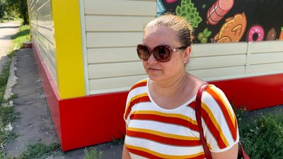 Комендантська година евакуація люди магазини ринок пошта аптеки банки жителька Мирнограда Людмила Мирноград Донецька область 21 серпня 2024 рік Комендантська година евакуація люди магазини ринок пошта аптеки банки жителька Мирнограда Людмила Мирноград Донецька область 21 серпня 2024 рік