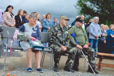 На Житомирщині відкрили пам'ятний знак на честь земляка — Леоніда Стадника — найвищої людини світу 2007 року На Житомирщині відкрили пам'ятний знак на честь земляка — Леоніда Стадника — найвищої людини світу 2007 року