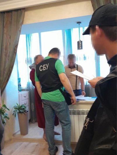 СБУ провела обшуки в будинку голови Швайківської громади СБУ провела обшуки в будинку голови Швайківської громади