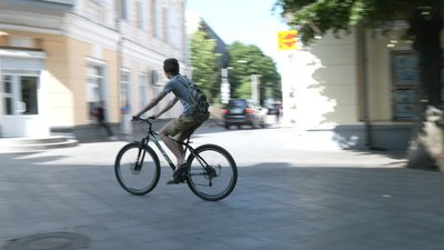 У Житомирі після випадку збиття дитини самокатом хочуть запровадити штрафи для порушників У Житомирі після випадку збиття дитини самокатом хочуть запровадити штрафи для порушників