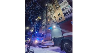 Необережне поводження зі свічкою: у Черкасах на пожежі загинула жінка Необережне поводження зі свічкою: у Черкасах на пожежі загинула жінка