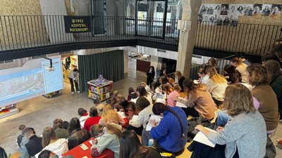 Книгарня "Сенс", радіодиктант, Івано-Франківськ Книгарня "Сенс", радіодиктант, Івано-Франківськ