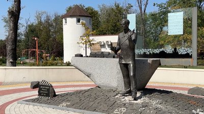скульптура пам’ятник композитор Микола Леонтович демонтаж евакуація Вінниця Покровськ Донецька область 2 вересня 2024 рік скульптура пам’ятник композитор Микола Леонтович демонтаж евакуація Вінниця Покровськ Донецька область 2 вересня 2024 рік