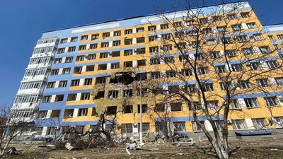 На відновлення медзакладів в Донецькій області треба понад два мільйони доларів та більш як мільйон — в Луганській