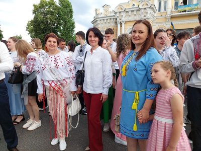 "Марш подяки": фоторепортаж з ходи випускників у Черкасах "Марш подяки": фоторепортаж з ходи випускників у Черкасах