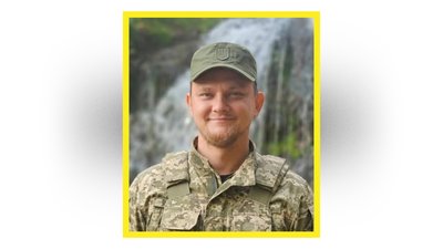 На Чернігівщині поховали військових Івана Грищенка та Сергія Куделя На Чернігівщині поховали військових Івана Грищенка та Сергія Куделя