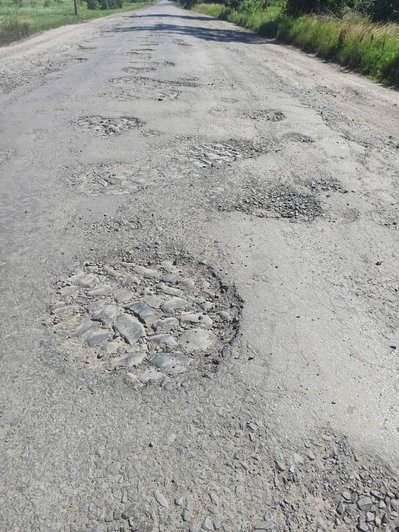 Звернутися до ОДА: жителі громади на Рівненщині скаржаться на поганий стан дороги від Вельбівного до Милятина Звернутися до ОДА: жителі громади на Рівненщині скаржаться на поганий стан дороги від Вельбівного до Милятина