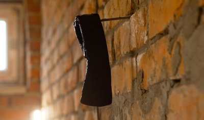 "Вони отримують нове життя": майстер з Рівненщини відновлює стародавні сокири "Вони отримують нове життя": майстер з Рівненщини відновлює стародавні сокири