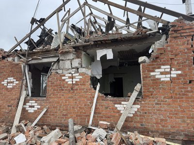 "Вискочили хто в чому був": нічний удар "шахедами" по домогосподарству в Кириківці на Сумщині "Вискочили хто в чому був": нічний удар "шахедами" по домогосподарству в Кириківці на Сумщині