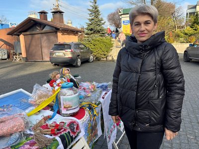 На Житомирщині провели благодійний ярмарок для збору грошей на генератори для військових бригад