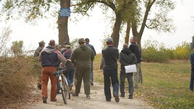 “Пошкодили човни та обмежили доступ до водойми”: жителі села Скуносеве скаржаться на захват водойми підприємцем