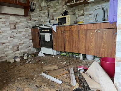 "Не думала, що в цю чотириповерхівку колись прилетить": Черкаси долають наслідки атаки "шахедів" "Не думала, що в цю чотириповерхівку колись прилетить": Черкаси долають наслідки атаки "шахедів"