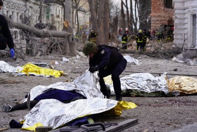 “Секунда і я вже лежу”: 13-річний Іван лікується після ракетного удару в Сумах “Секунда і я вже лежу”: 13-річний Іван лікується після ракетного удару в Сумах