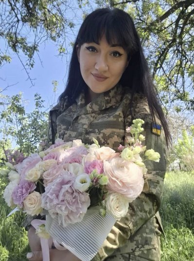 "Якщо ти не там, де маєш бути, ті люди швидше за все помруть", — парамедикиня Кріс про фронт, життя та битву за Крим "Якщо ти не там, де маєш бути, ті люди швидше за все помруть", — парамедикиня Кріс про фронт, життя та битву за Крим