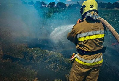 Пожежі охопили кожен район Миколаївщини: один чоловік отримав опіки Пожежі охопили кожен район Миколаївщини: один чоловік отримав опіки