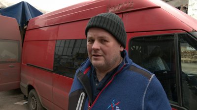 хліб волонтер допомога волонтер Дмитро Артемов Лиманська громада Донецька область 13 листопада 2024 рік хліб волонтер допомога волонтер Дмитро Артемов Лиманська громада Донецька область 13 листопада 2024 рік