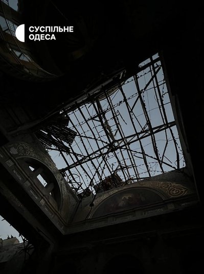 Спасо-Преображенський собор після атаки Спасо-Преображенський собор після атаки