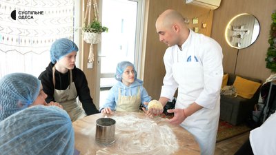 Кухар, тесляр, перукар: в Одесі діти та переселенці опановують професії