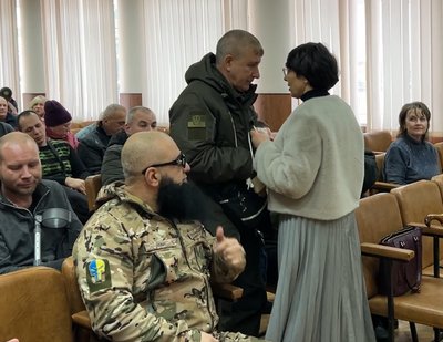 На Черкащині військовим вручили відзнаки На Черкащині військовим вручили відзнаки
