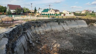 У Кропивницькому висохло озеро "Котяче око". Що про причини кажуть еколог та комісія У Кропивницькому висохло озеро "Котяче око". Що про причини кажуть еколог та комісія