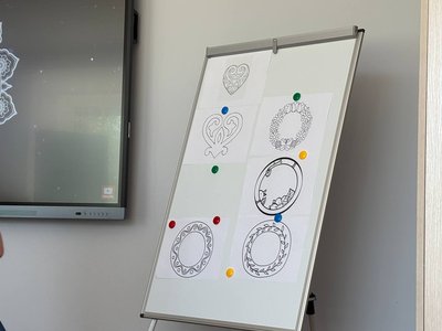 "Навчитися жити далі": у Бердичеві проводять зустрічі підтримки для дружин загиблих військових "Навчитися жити далі": у Бердичеві проводять зустрічі підтримки для дружин загиблих військових