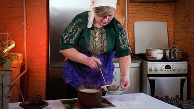 "Кулінарний спадок": як на Рівненщині готують традиційну грибну юшку з печериць "Кулінарний спадок": як на Рівненщині готують традиційну грибну юшку з печериць