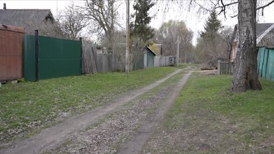 Великодні подарунки під дронами: як у селі Зелений Гай волонтер допомагає мешканцям Великодні подарунки під дронами: як у селі Зелений Гай волонтер допомагає мешканцям