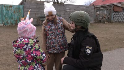"Діти на звуки вибухів не звертають уваги": як живуть сім'ї на прикордонні Чернігівщини та чому не виїжджають "Діти на звуки вибухів не звертають уваги": як живуть сім'ї на прикордонні Чернігівщини та чому не виїжджають