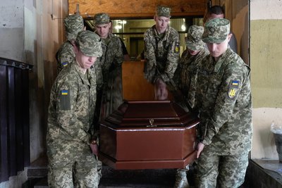 У Харкові простилися з колишнім начальником СБУ Олександром Вікторовичем Пивоваром У Харкові простилися з колишнім начальником СБУ Олександром Вікторовичем Пивоваром