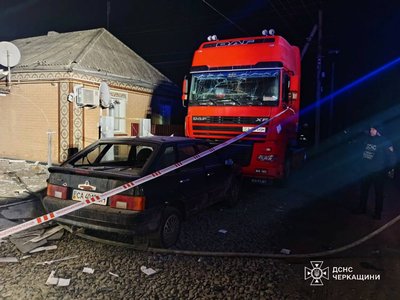 Із зруйнованого будинку евакуювали дітей: наслідки дронової таки на Черкащину Із зруйнованого будинку евакуювали дітей: наслідки дронової таки на Черкащину