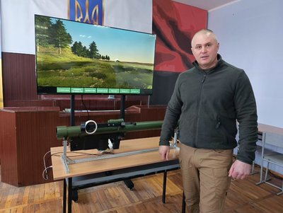 У навчальному центрі 100-ї бригади в Луцьку стартував курс підготовки з володіння зброєю
