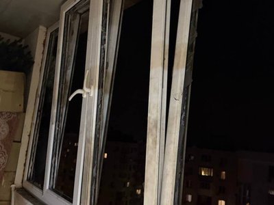 В Одесі під час дронової атаки РФ зафіксували влучання у житловий будинок та будівельний супермаркет В Одесі під час дронової атаки РФ зафіксували влучання у житловий будинок та будівельний супермаркет