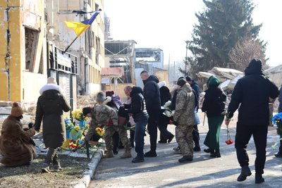 В Охтирці відбувся траурний мітинг до роковин загибелі 70 військових внаслідок авіаудару В Охтирці відбувся траурний мітинг до роковин загибелі 70 військових внаслідок авіаудару