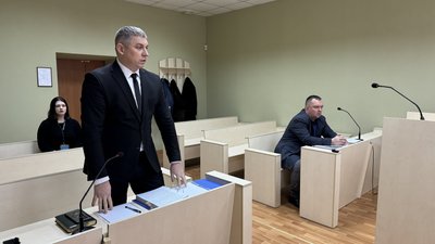 Автівки для суду від Полтавської міськради: Чередниченко вважає, що це може вплинути на його справу Автівки для суду від Полтавської міськради: Чередниченко вважає, що це може вплинути на його справу