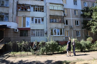 Удар "Молнією", перекриття траси М-14, антидронові сітки. Херсон у фото за тиждень Удар "Молнією", перекриття траси М-14, антидронові сітки. Херсон у фото за тиждень