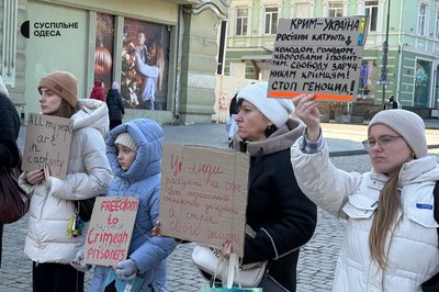 "Крим — це Україна!": в Одесі відбулась акція до річниці спротиву окупації в Криму "Крим — це Україна!": в Одесі відбулась акція до річниці спротиву окупації в Криму