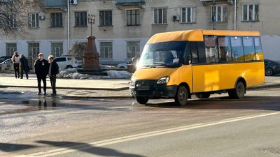"Вимога платити 20 гривень у міських маршрутках — порушення договору", — заступник Житомирського міського голови "Вимога платити 20 гривень у міських маршрутках — порушення договору", — заступник Житомирського міського голови